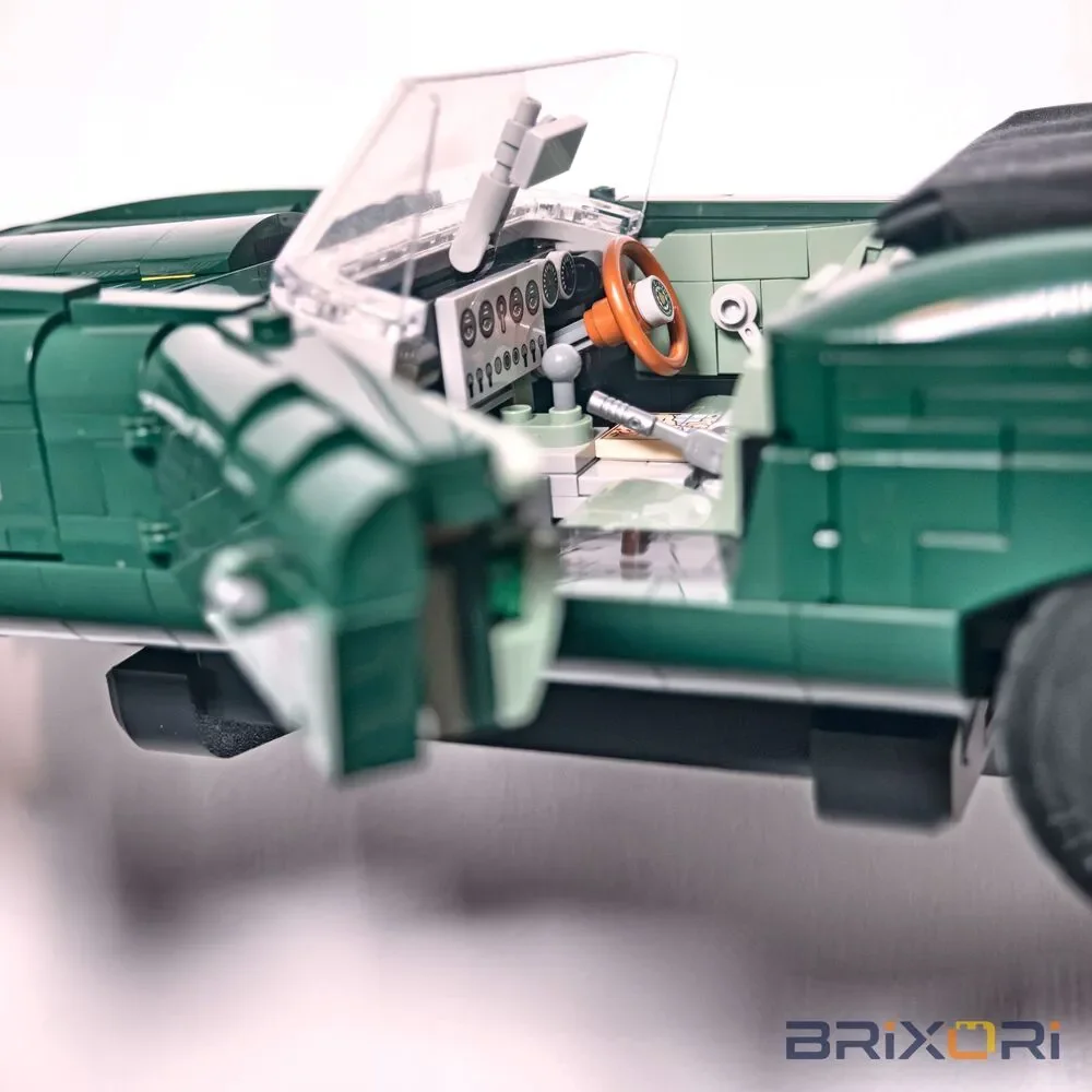 Wall Mount Display Bracket for LEGO Icons Jaguar E-Type - 11381